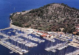 Charter-Kroatien-Sukosan: Die Marina Hramnina bietet �ber 400 Liegepl�tze